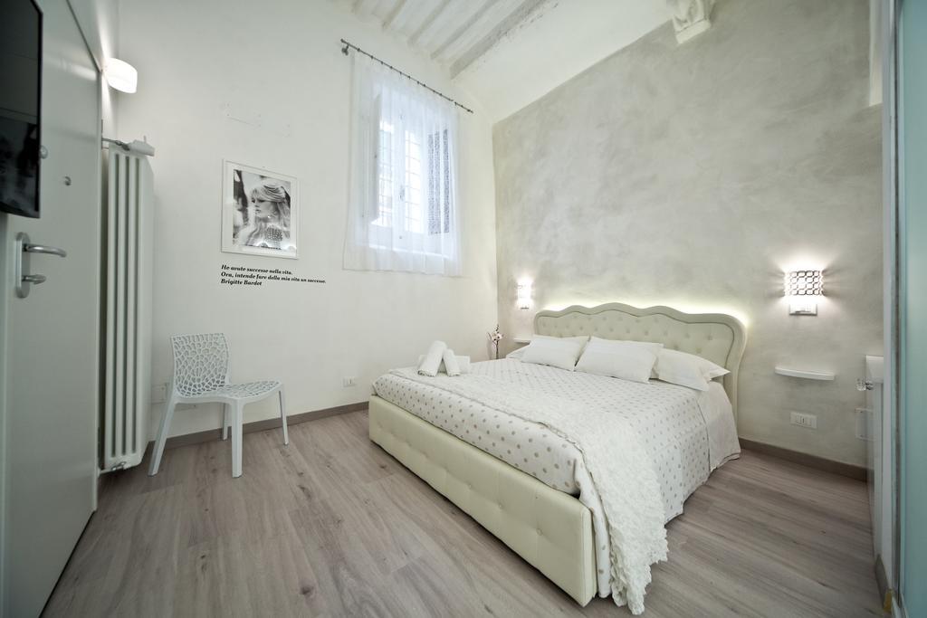 Hotel Whitehouse Colle di Val d'Elsa Exterior foto